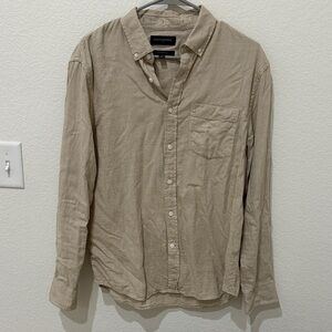 Men’s Banana Republic Button down long sleeve shirt - Tan